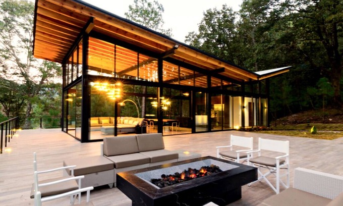 Mascota Ski Chalet | Lavish 4 Bedroom Chalet on Private Lake Resort