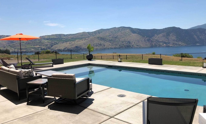 Manson House | Lavish Lake Chelan Escape: Pool & Panoramic Views