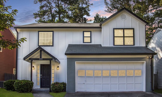 Lawrenceville House | Lawrenceville Gem! Clean+Cozy+Close to 85&316 | Pets