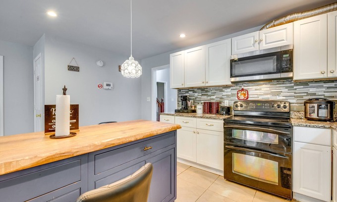 Lawrenceville House | Lawrenceville Home ~ 35 Mi to Downtown Atlanta!