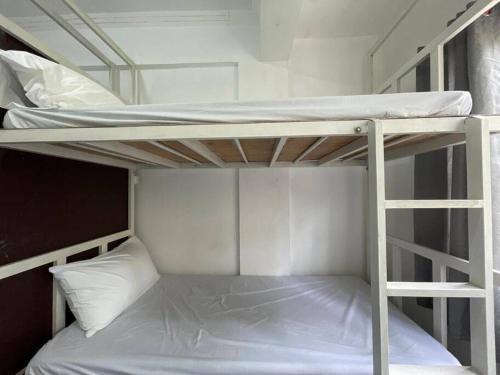 Taguig Apartment | Lawton Residences Studio Room 2K - 4 pax