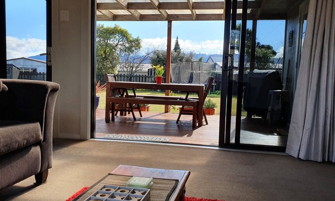Te Anau House | Laybak Retreat -Highly recommended comfortable Kiwi batch
