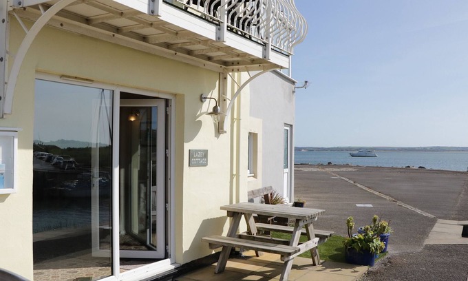 Haverigg Cottage | LAZEY COTTAGE, pet friendly, country holiday cottage in Haverigg