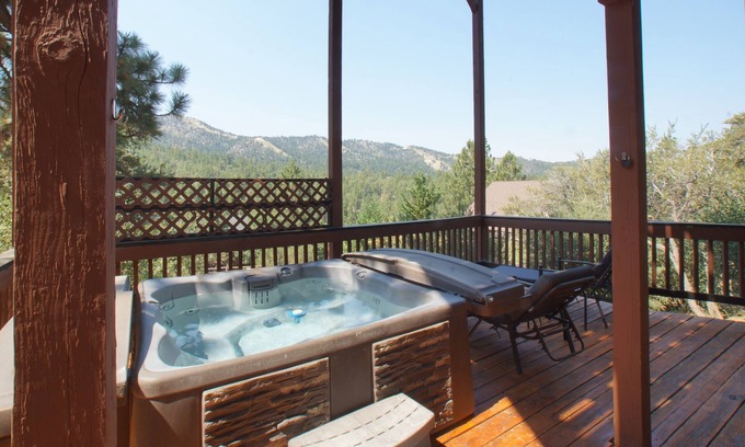 Upper Moonridge Cabin | Lazy Bear Lookout