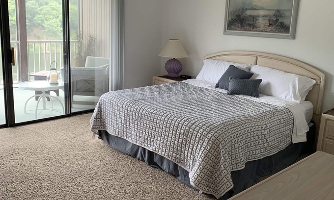 Osage Beach Condo | Lazy Days S-06 - Great for family vacation!