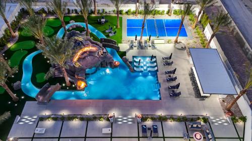 Bermuda Dunes House | Lazy River Oasis