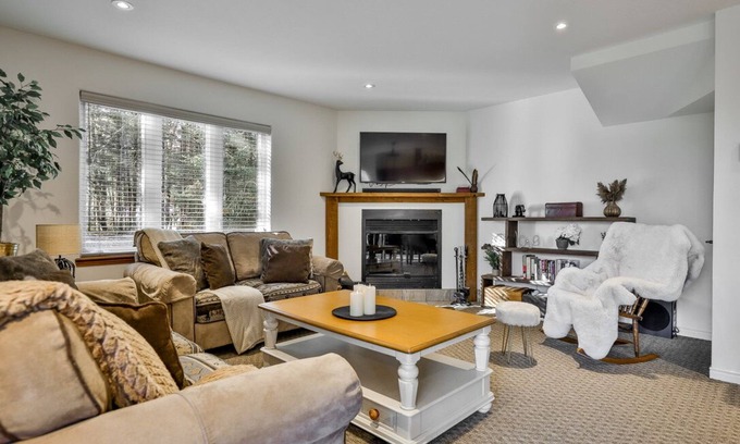Mont-Tremblant House | Le 1731 Tremblant king size bed/Piscine/Golf