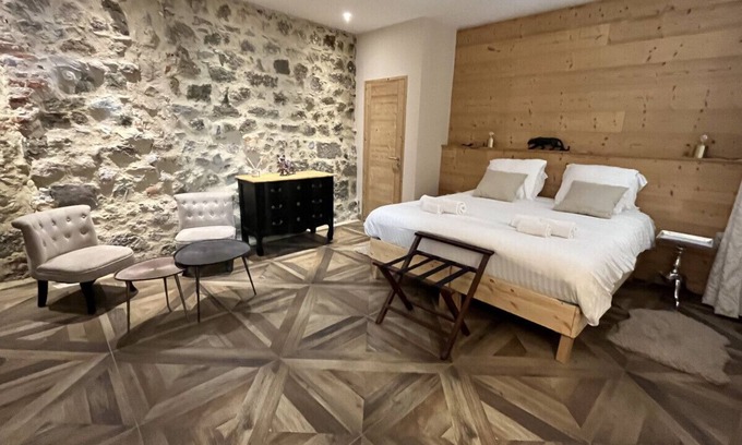 Langeac Hotel | Le 19 - Patio Room 34m2 | Historic Center | Air Conditioning