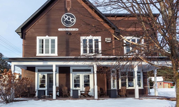 Mont-Tremblant Hotel | Le 900 Tremblant Inn Café and Bistro