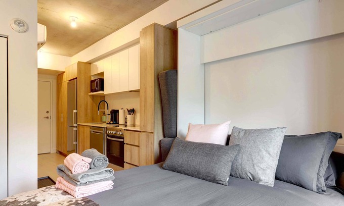 Griffintown Condo | ☼ Le Amati ～ Pool, Terrace & Gym | Office + WiFi ☼