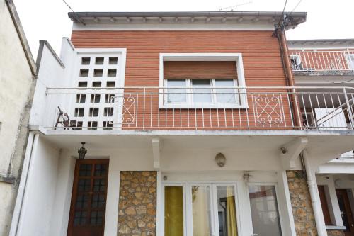 Le Blanc-Mesnil Apartment | LE BLANC MESNIL PARC DES EXPOSITIONS Bat B F3 2