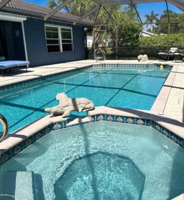 Bonita Springs Villa | LE BLEU Charming Poolside Retreat