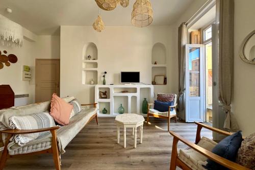 Comedie House | Le Bohème - Center balcony and air conditioning!