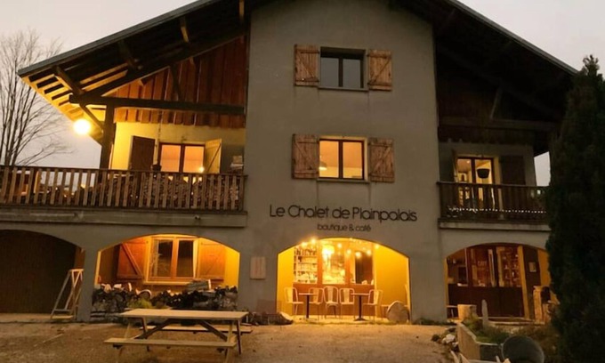Les Deserts Ski Chalet | Le Chalet de Plainpalais