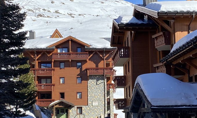 Reberty Apartment | Le Chamois des Alpages - 2 bed apartment great location on the slopes
