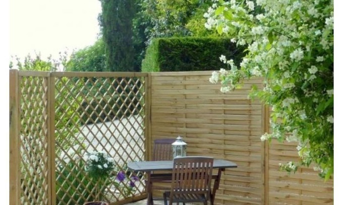 Chaumussay Apartment | LE CIEL BLEU STUDIO HOLIDAY RENTAL IN LE GRAND PRESSIGNY INDRE-ET-LOIRE, FRANCE