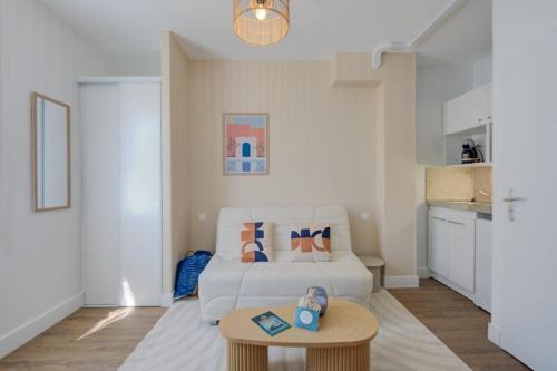 La Fuye-Velpeau Apartment | Le City - 800 m Gare - Hyper Centre - WiFi- Climatisé