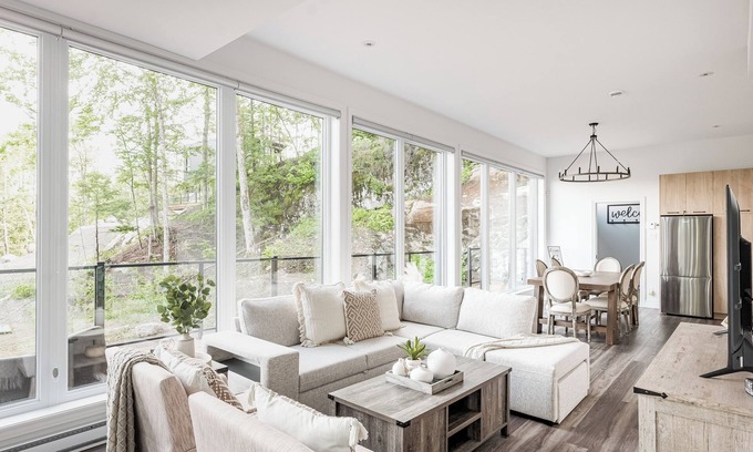 La Conception Ski Chalet | Le Cliff Cabin Farmhouse Moderne