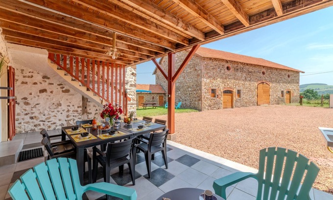 Regny Apartment | Le Clos de Verpierre - Appart avec Jardin