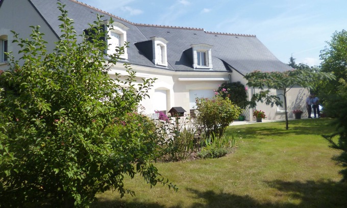 Saint-Regle House | Le Clos Des Roses
