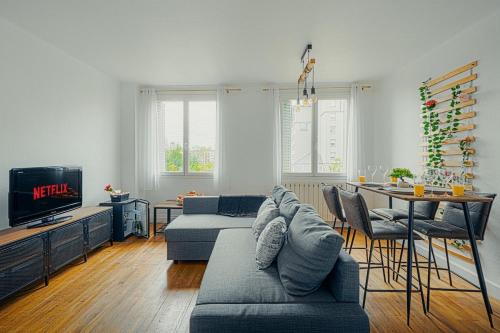 Villeurbanne Apartment | Le cocon Apartment for 6 people and 1 baby