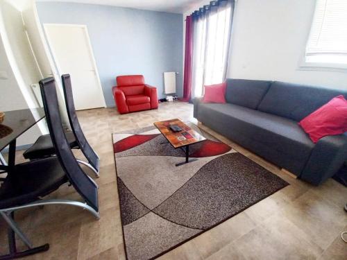 Bobigny House | Le Diplomate Tramway Balcon Parking et Wifi