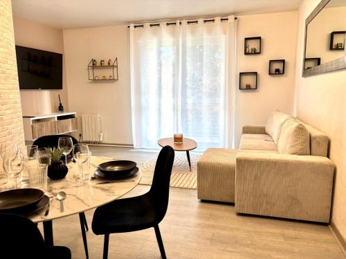 Les Longs Champs Apartment | LE DONZELOT