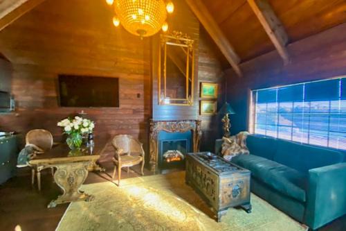 Fort Bragg House | Le Faux