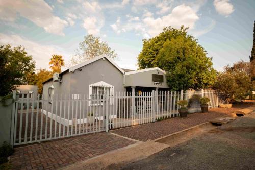 Vredefort House | Le Franz