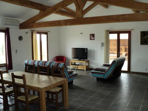 Theziers House | Le Gîte du Clos Boisé