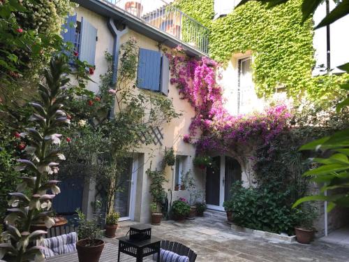 Beaucaire Apartment | LE GRAND ROUGET