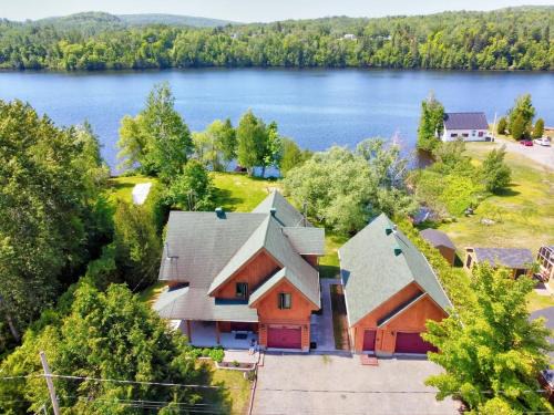 Mauricie Ski Chalet | Le Grandes-Piles navigable river spa and ski
