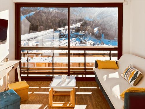 Laveissiere Apartment | Le Haut Griou aux pieds sur les pistes, 8pers, cœur station, Le Lioran