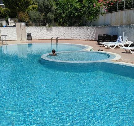 Cesme Villa | Le jarden
