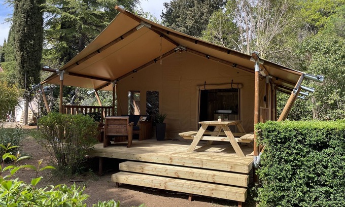 Draguignan Ski Chalet | Le Lodge Safari