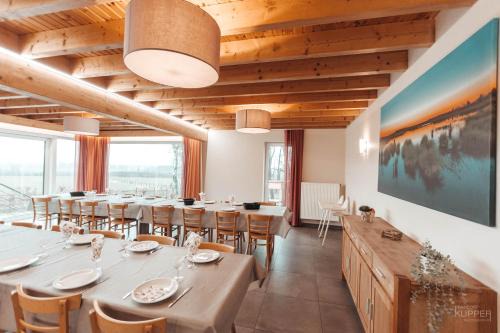 Buetgenbach Ski Chalet | Le Loup Gris - 35 pers - Vue-Wellness, Butgenbach-Malmedy