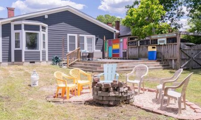 East Durham House | Le Maison Faye - East Durham Charmer 3mins from DT