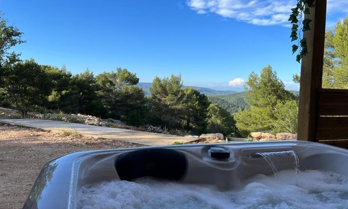 Plan-d'Aups-Sainte-Baume Hotel | Le Maquis Rooms