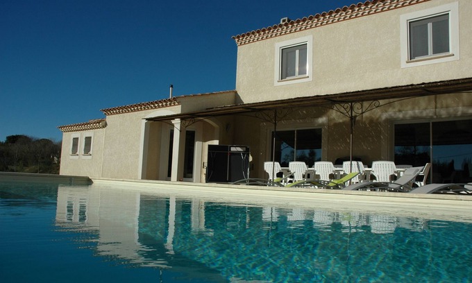 Arles Villa | LE MAS DE L'OLIVIER ARLES 10-18 pers SEE DETAILED RATES-CHEF CUISINI POSS.