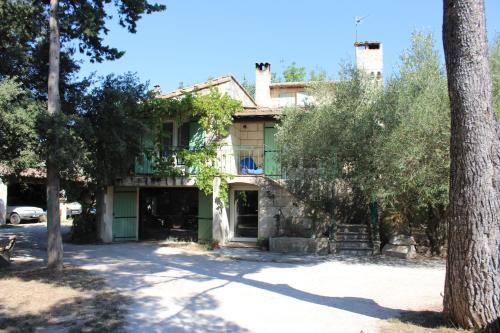 Beaucaire Apartment | Le mas de Lucien entre Arles, Nimes, Avignon.