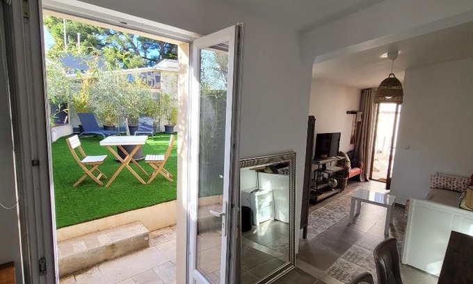 Le Dramont Apartment | LE MAZET