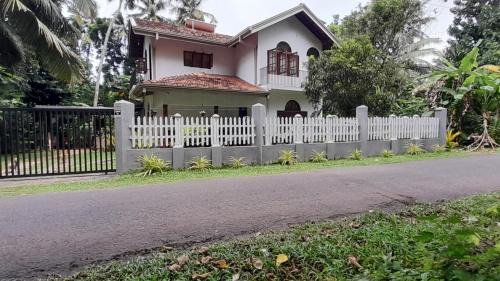 Seeduwa - Katunayake Bed & Breakfast | Le Meridien BnB