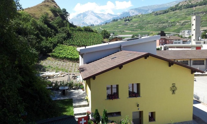 Sion House | Le Merle Châtelain