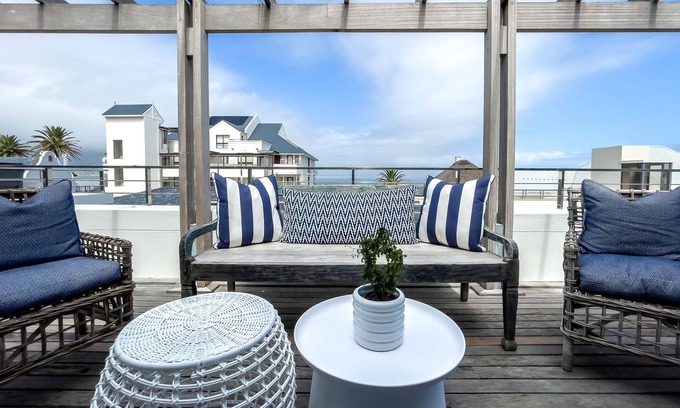 Hermanus City-Centre Apartment | Le Paradis Penthouse Apartment