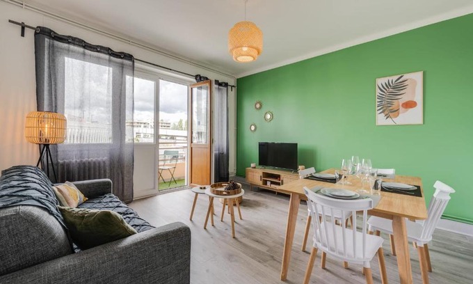 Annecy Apartment | Le Parmelan - Beautiful T2 with balcony for up to 4 people