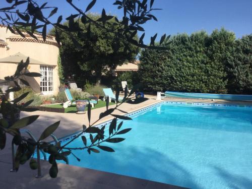 Lorgues House | Le Patio Fleuri