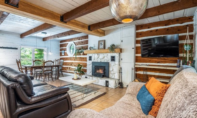 Saint-Faustin-Lac-Carre Ski Chalet | Le Petit Chalet By My Tremblant Location