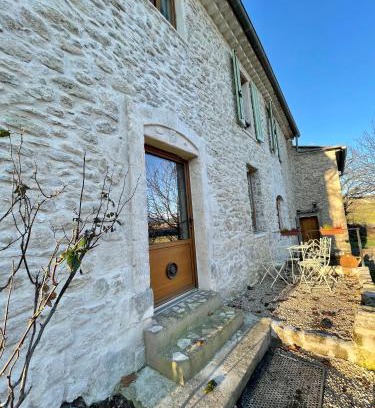 Forcalquier Apartment | le petit chalus grand gite