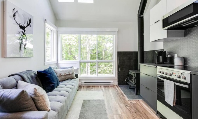 Mont-Tremblant Ski Chalet | Le Petit Condo B - Ski In/Ski Out Mont-Tremblant