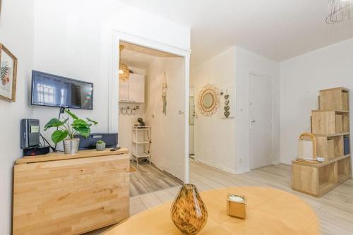 Quartier Exposition-Bajatiere Apartment | Le petit Cosy